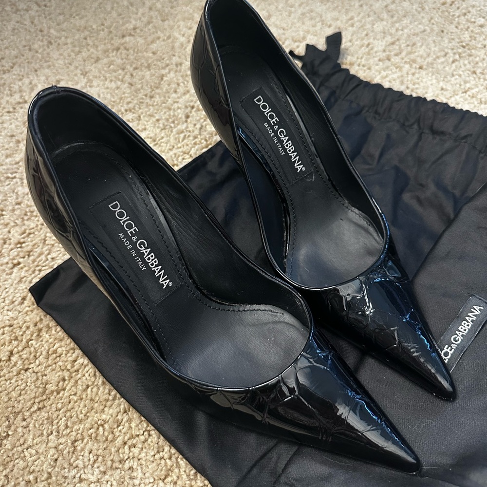 D&G décolleté 105mm crocodile embossed pumps